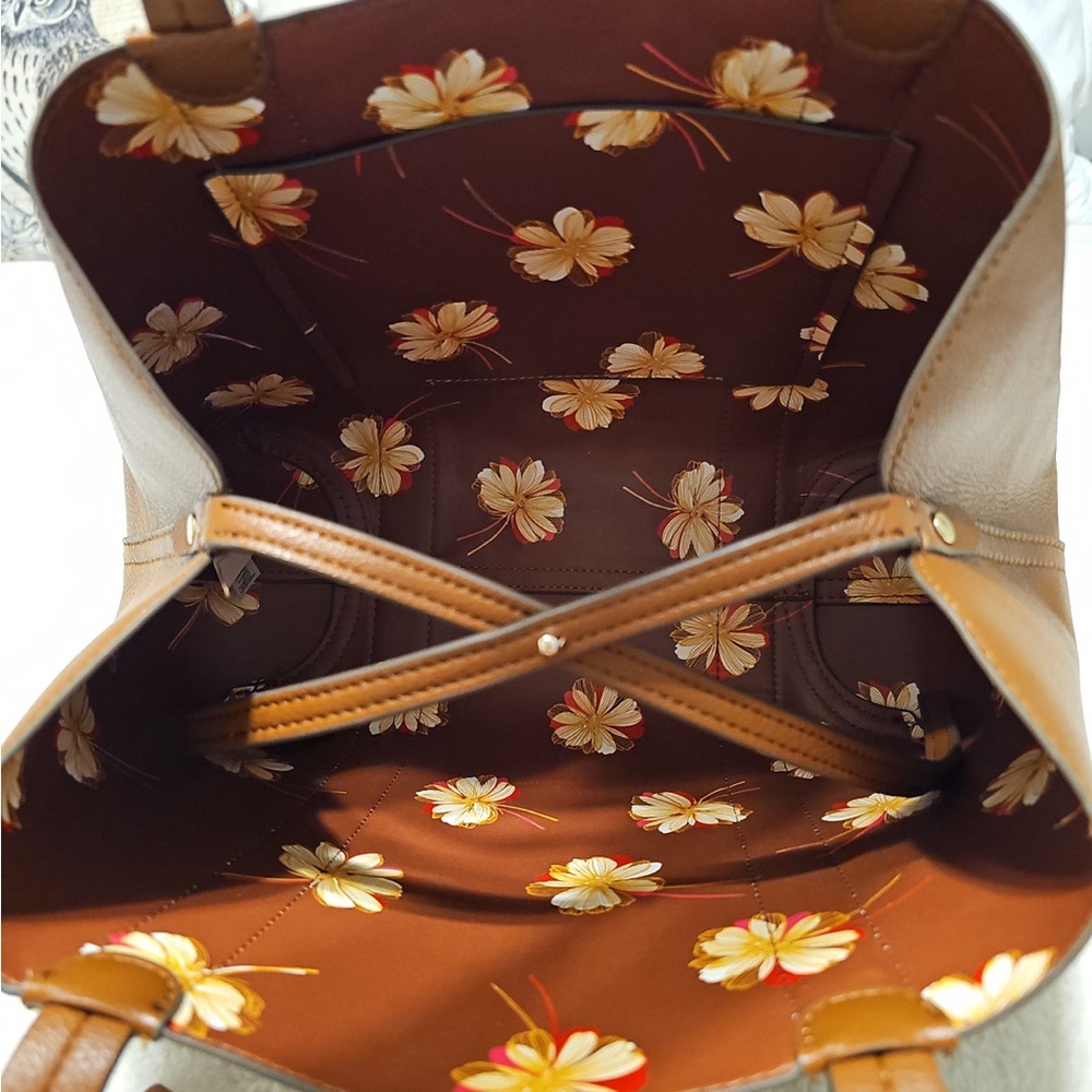 Draper James Elle tan Tote with floral interior design & magnolia tote - Picture 2 of 9